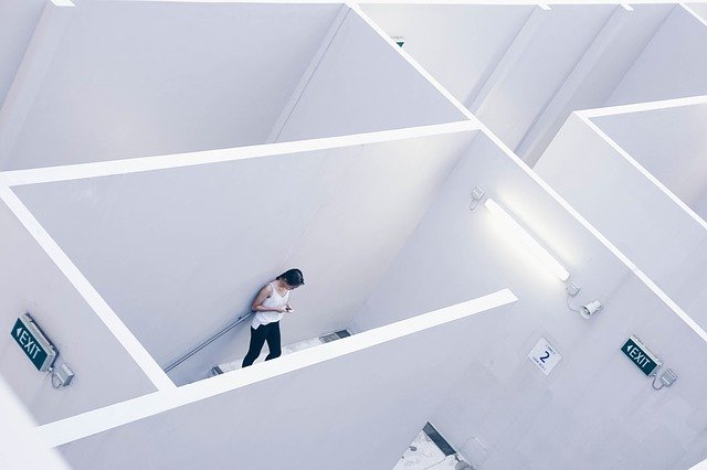 Co-Working Spaces vs Traditional Offices Co-Working Spaces vs Traditional Offices